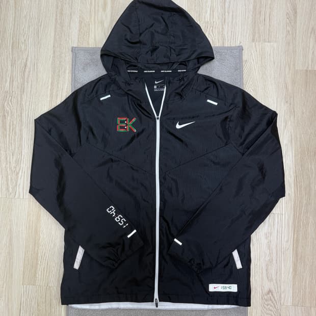 [S급] 희귀매물❗️ 나이키 윈드러너 킵초게 M