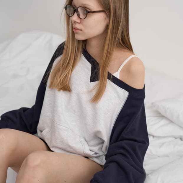 (택O) 이지킴 레글런 포켓 원숄더 스웻셔츠