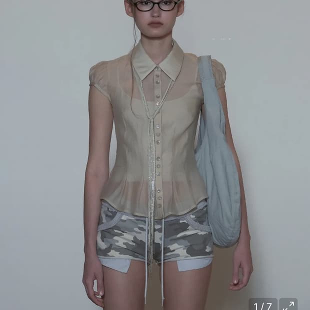 스컬프터 블라우스 sheer pleated hem blouse