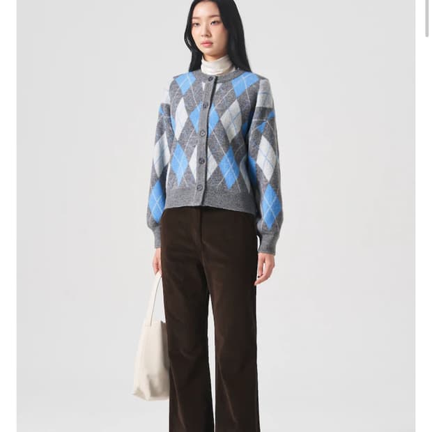 아가일 패턴 자카드 라운드넥 카디건 스카이 블루