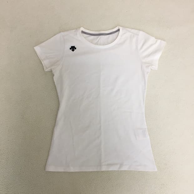 데상트 슬림핏 반팔티 90