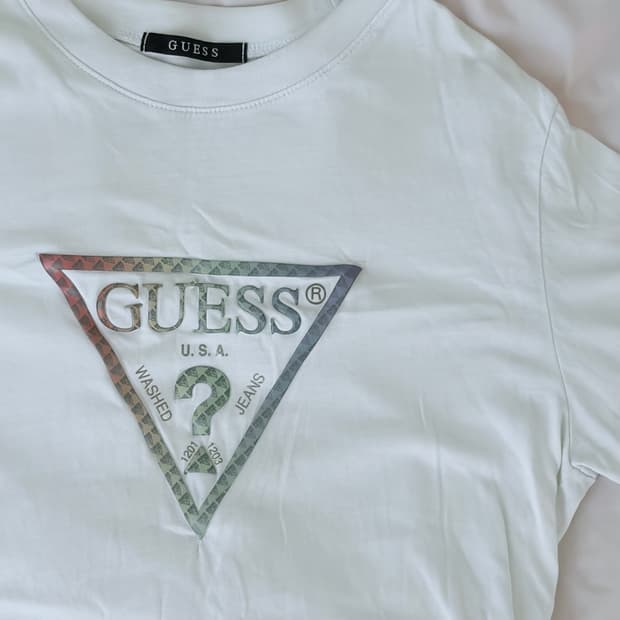 guess 게스 슬림핏 반팔티 화이트