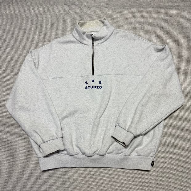 아이앱 IAB 스튜디오 하프집업 맨투맨