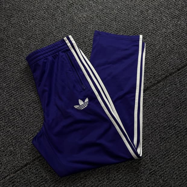 아디다스 파이어버드 트레포일 와이드핏 트랙팬츠 1686