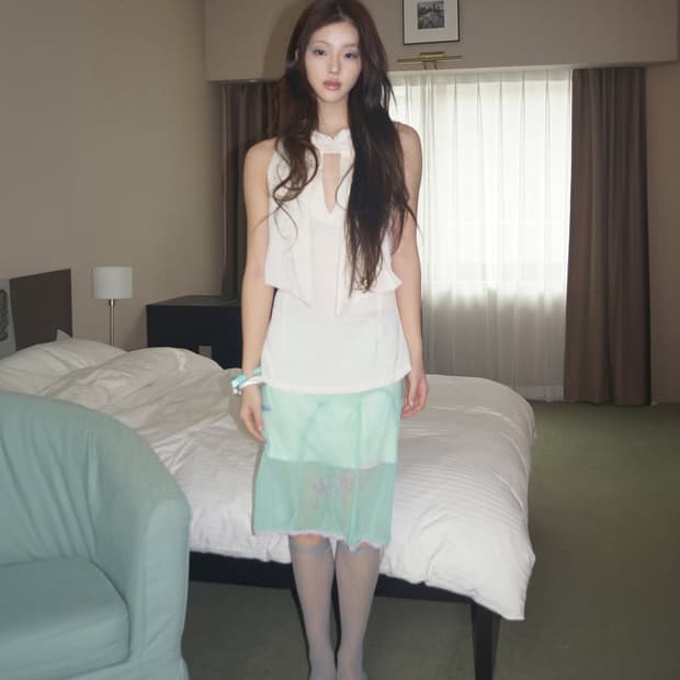 당일배송) 뮤즈뮤지엄 홀터 오리엔탈 블라우스