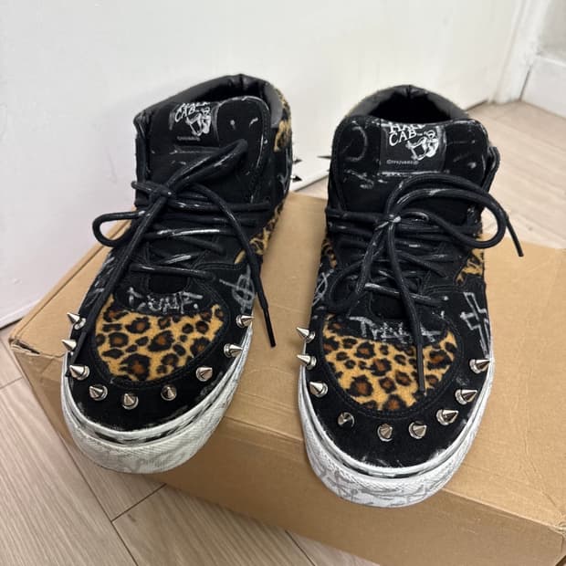 Revenge Madeo 디자이너 스터드 커스텀 치타 레오파드 반스하프캡