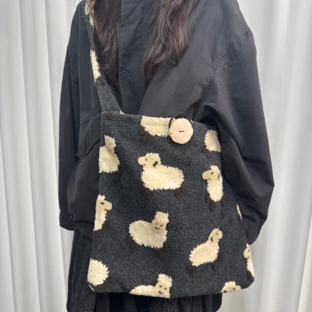fleece sheep crossbag