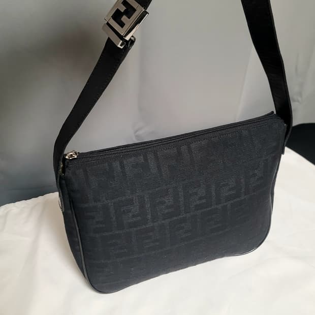 정품 펜디 가방 토트백,숄더백2way(디올샤넬보테가루이비통구찌셀린느생로랑