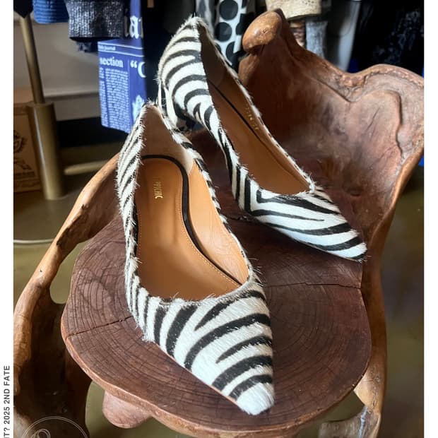 PIPPICHIC ピッピシック Calf-Hair Zebra Pumps