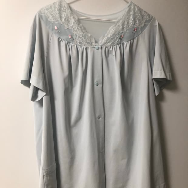 하늘색 레이스 블라우스