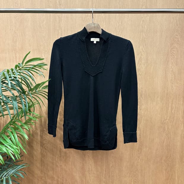 토리버치 브이넥 긴팔 니트 스플릿 카라 벌집 패턴 배색 디테일 블랙