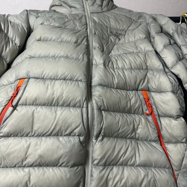 아크테릭스 세륨 후디 해비타트 S 경량패딩