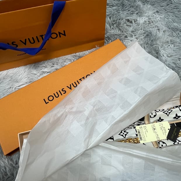 [새상품급/정품] 루이비통 모노그램 방도 스카프