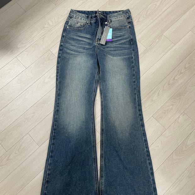 (새제품)디앤써 시그니처 플레어진 m사이즈 