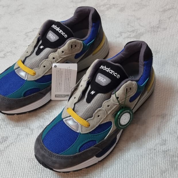 뉴발란스 992 빌리스 블루 틸 250