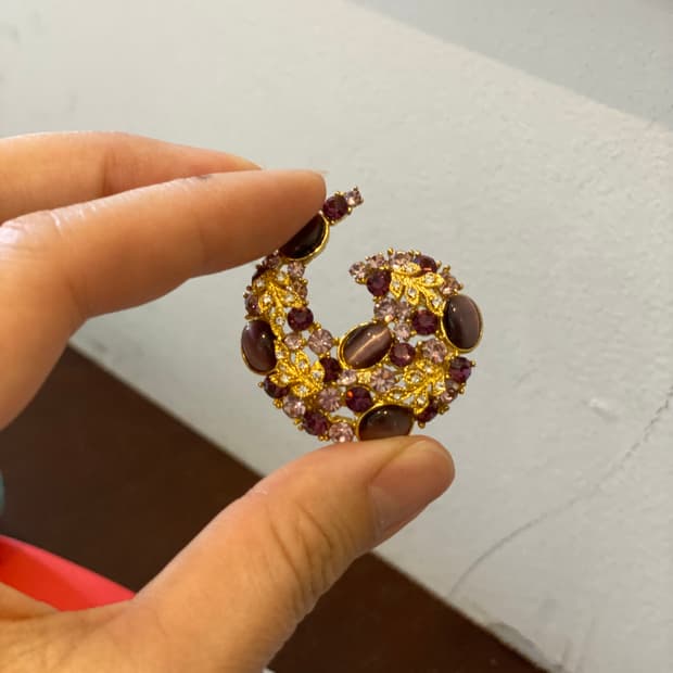 빈티지 퍼플 캣아이 브로치