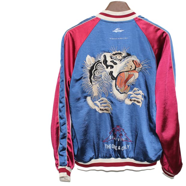 DIAFVINE 디아프바인 리버시블 수베니어 자켓 스카쟌