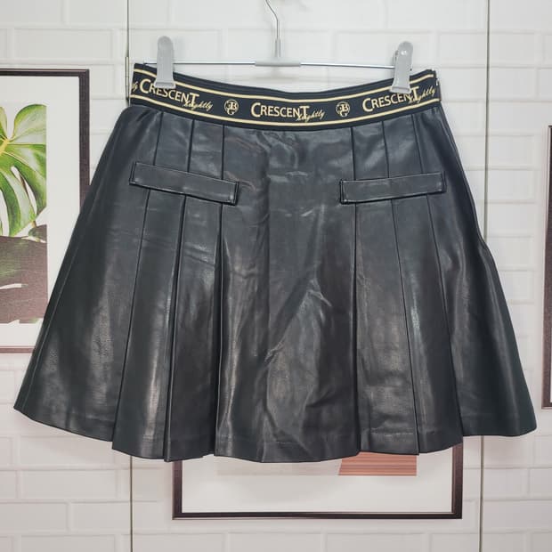 에고이스트 밴딩 에코레더 미니 스커트 55사이즈 새옷 컨디션