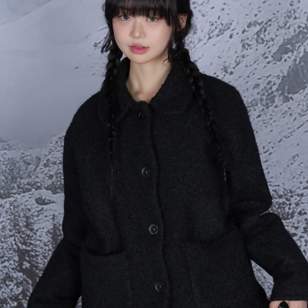 나이엔 라운드 플리켓 숏 코트 