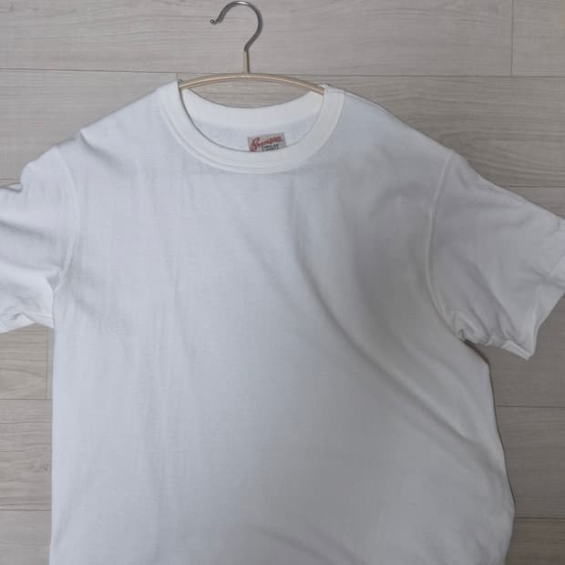 브론슨 화이트 티셔츠