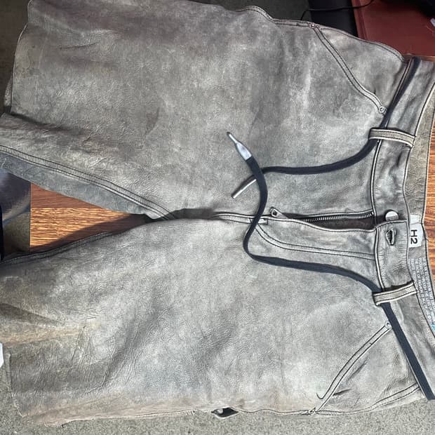 24년 H&M x 헤론 프레스톤 H2 소가죽 반바지