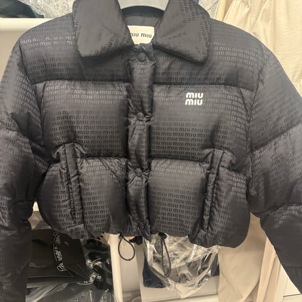 미우미우 크롭패딩