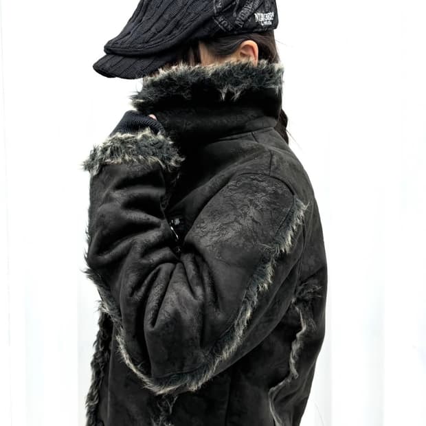 Fur trimming half coat