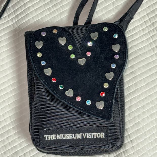 더뮤지엄비지터 the museum visitor 하트잼 미니백 블랙 