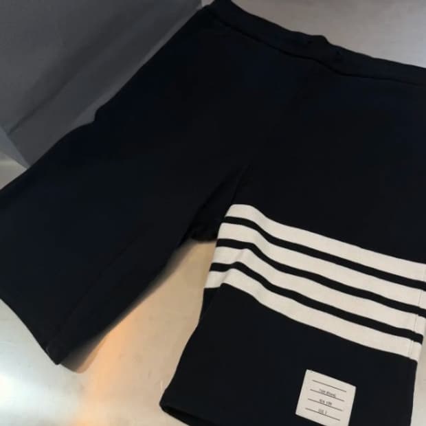 [정품] 톰브라운 4-바 코튼 스웨트 하프팬츠 3 