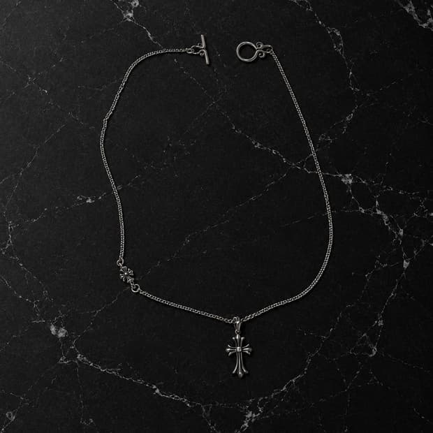 THISTLE – Noir Cross Necklace