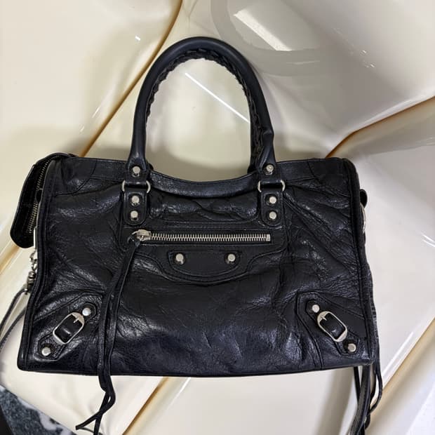 [A 정품] 발렌시아가 시티 모터백 스몰 블랙