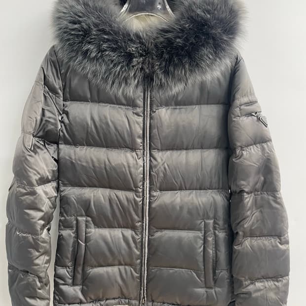 프라다 여성 폭스퍼 패딩 40사이즈