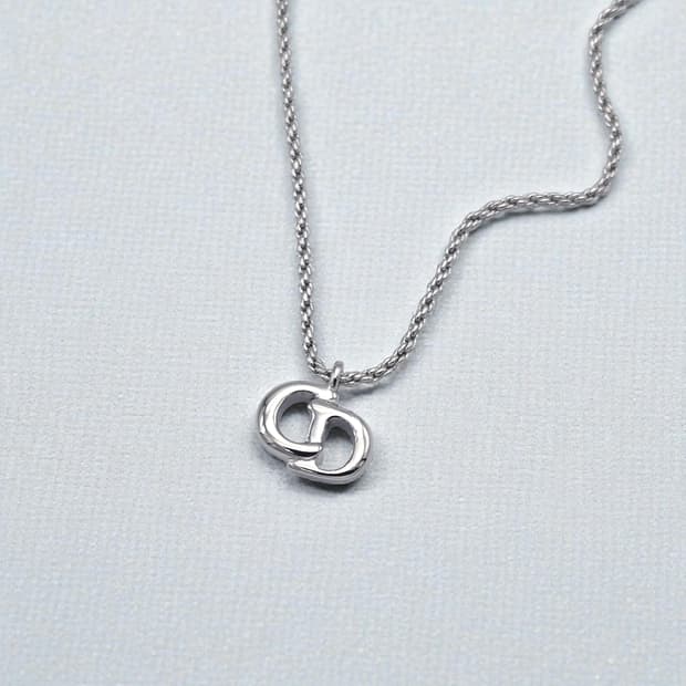 디올 스몰 CD 로고 목걸이