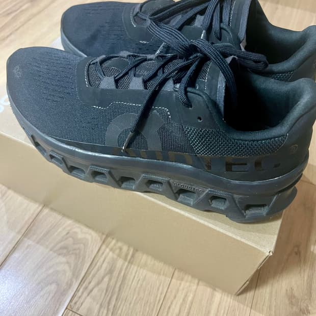 온러닝클라우드몬스터 41사이즈