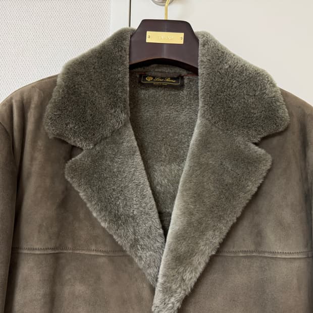 로로피아나 스웨이드 무스탕 코트