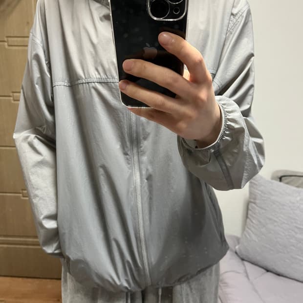 유니클로 그레이 바람막이