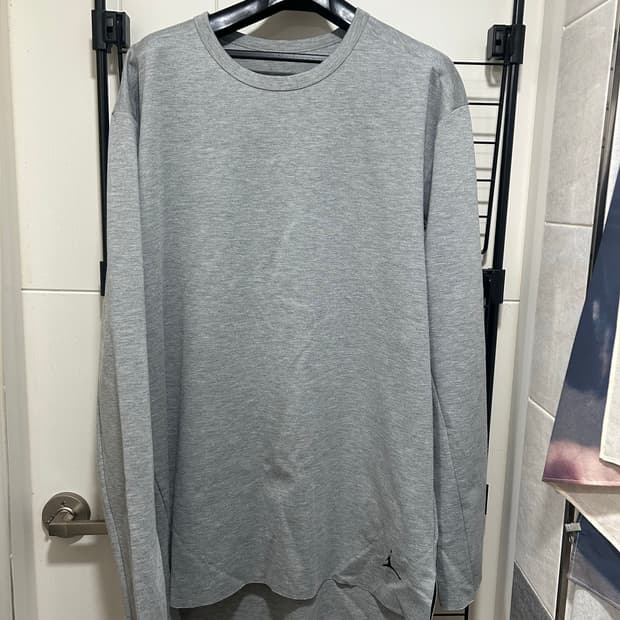 JORDAN 롱슬리브리스