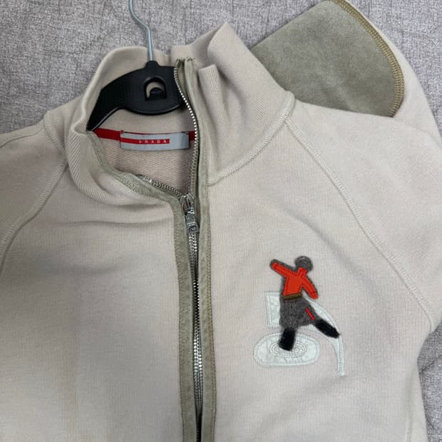 프라다 스포츠 집업 