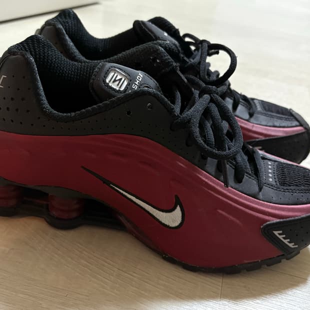 나이키 샥스 R4 블랙 팀 레드245