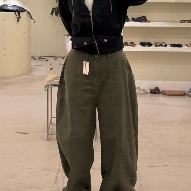 카키 입체 패턴 와이드 팬츠 U496