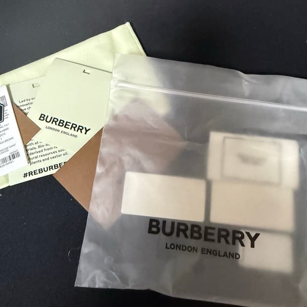 버버리 카드 지갑