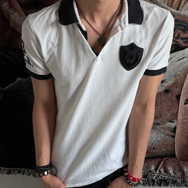 Bukaroo collar T-shirt