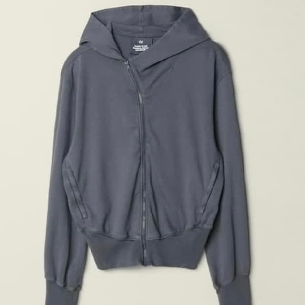 EE CURVED HOODED ZIP JACKET
