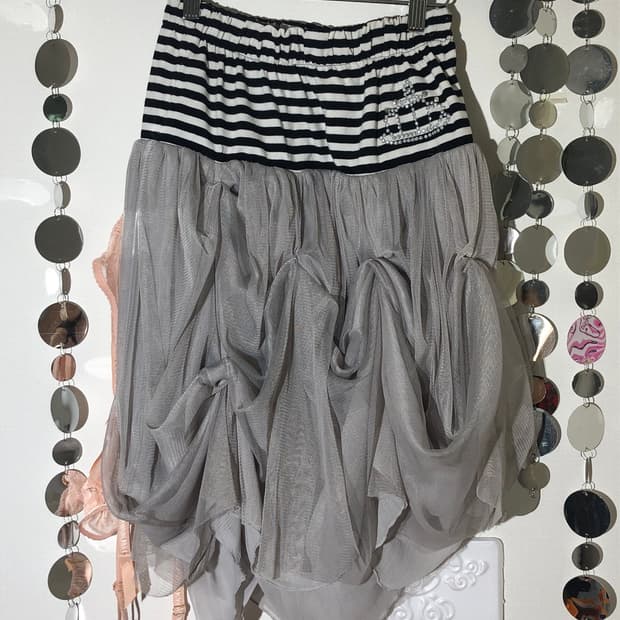 gray stripe silver crown midi sk