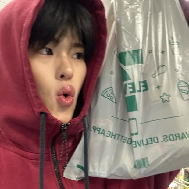 나이키 테크팩  후드집업 버건디 M구해요