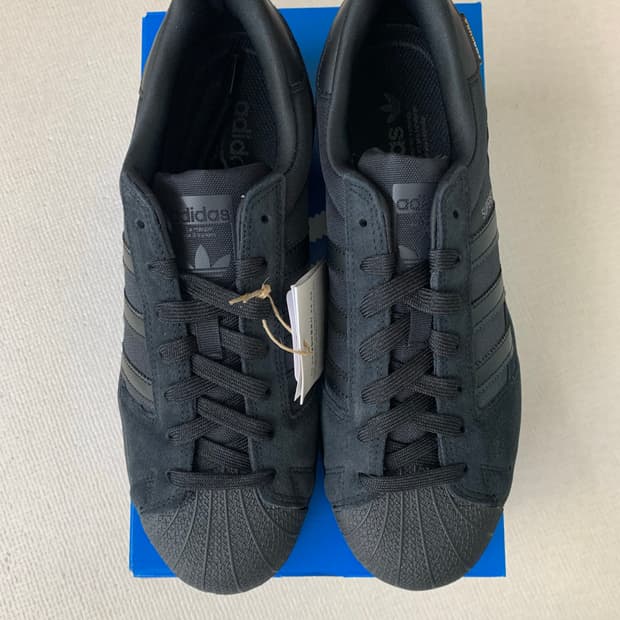 아디다스 슈퍼스타 블랙카본