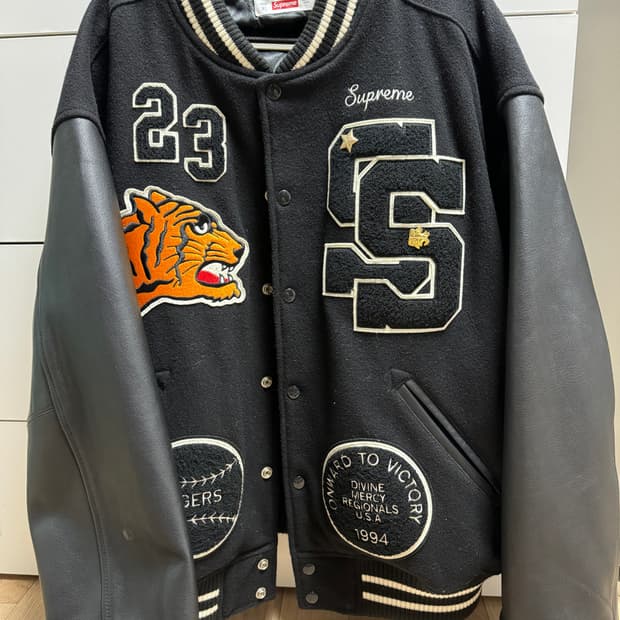 슈프림 타이거 바시티 xl