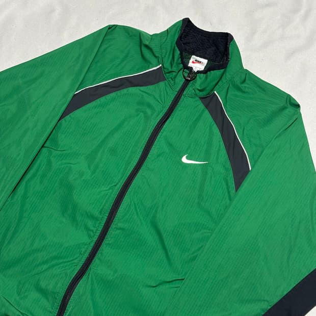 M 나이키 그린 바람막이