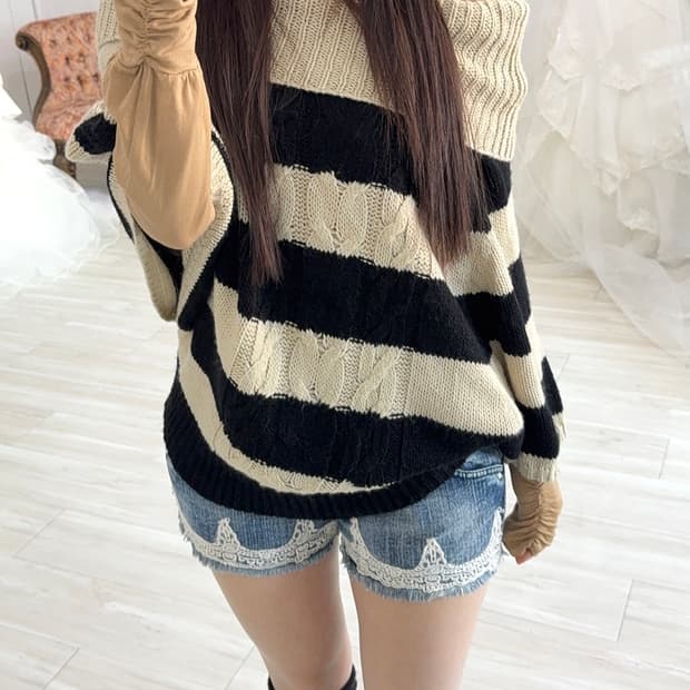 Nerd black beige stripe batwing knit
