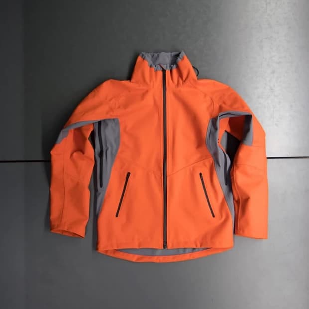 GR10K Gore-Tex Windstopper Skelton Jacke